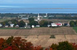 «L'agriculture, ça relève de choix sociaux et même d'une culture sociale puisque l'alimentation reflète ce qu'on est, l'héritage culturel qui est le nôtre et les spécificités de notre territoire.» - Claire Bolduc, présidente de Solidarité Rurale du Québec. Photo: N.Falcimaigne