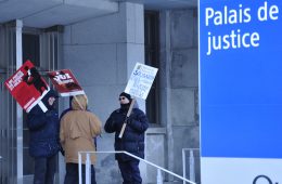 Les procureurs de la Couronne requèrent justice. - Photo: N.Falcimaigne