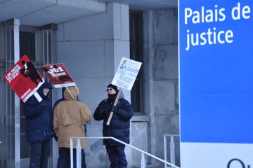 Les procureurs de la Couronne requèrent justice. - Photo: N.Falcimaigne