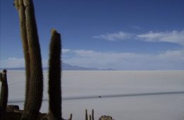 Le Salar de Uyuni, en Bolivie, où se trouve la plus grande réserve de lithium au monde. - Photo: R.Bougie