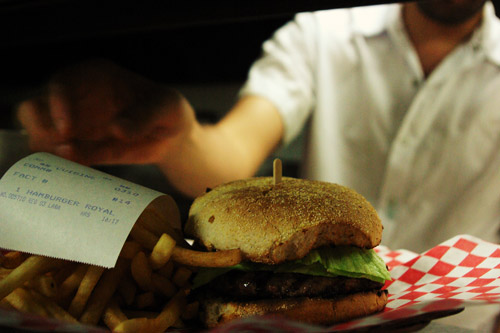 Cette interdiction de mettre quoi que ce soit dans la bouche pendant les heures de lumière et donc de chaleur devient un véritable défi lorsque cuisiner est son métier. Photo: AA.Côté-St-Laurent