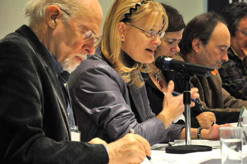 Claire Bolduc, prÃ©sidente de la coalition SolidaritÃ© rurale du QuÃ©bec (SRQ), s'en est prise Ã  la perte de contrÃ´le des institutions, que ce soient l'Ã‰tat ou les structures coopÃ©ratives, associatives et syndicales. Photo: N.Falcimaigne