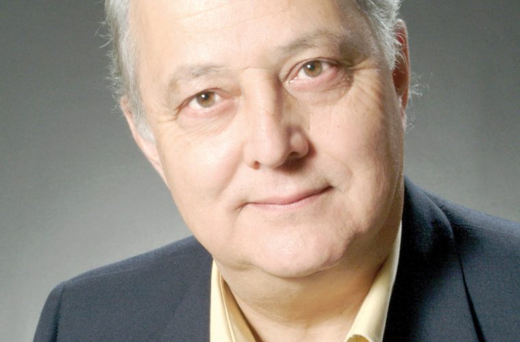Raymond Corriveau est co-président d’honneur de la Coopérative de journalisme indépendant, éditeur du journal Ensemble. Il a été président du Conseil de presse du Québec de 2004 à 2009.